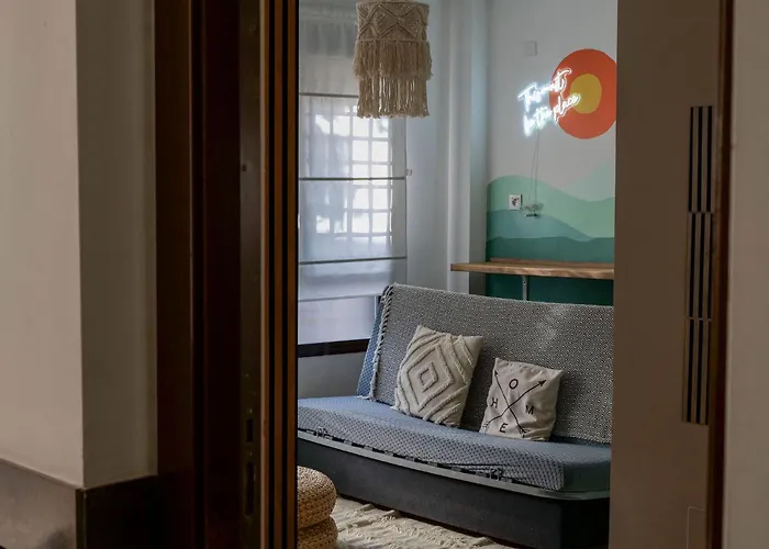 Studio 5 Mins From El Palo Beach Wifi & Ac